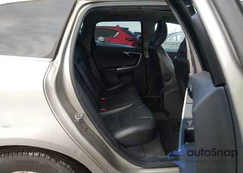 2014 Volvo Xc60 T6 z USA, uszkodzony, nr VIN YV4902DZ7E2552535